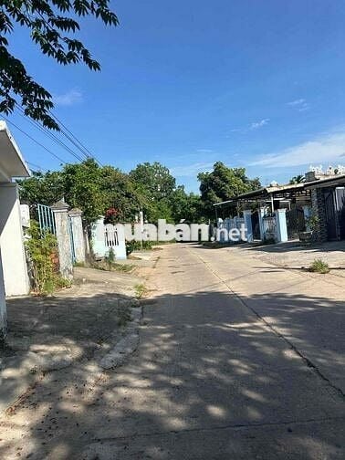 CHÍNH CHỦ BÁN LỔ LÔ ĐẤT VƯỜN 225m2 SỔ SẴN