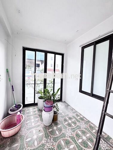 NHÀ THẠCH BÀN NGÕ THÔNG - Ô TÔ - KINH DOANH - ĐẸP Ở LUÔN - 50M RA PHỐ