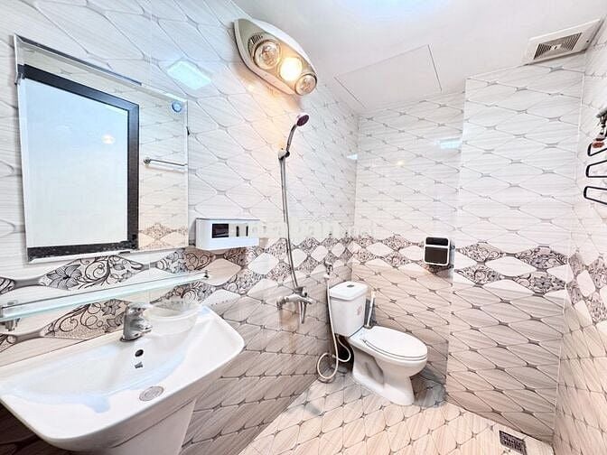 NHÀ THẠCH BÀN NGÕ THÔNG - Ô TÔ - KINH DOANH - ĐẸP Ở LUÔN - 50M RA PHỐ