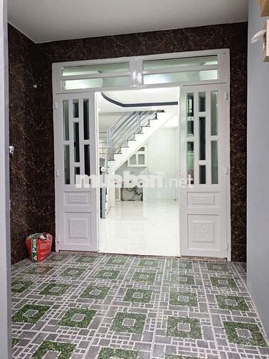 Bán gấp nhà 4x10 hẻm ngắn Nguyễn Ảnh Thủ, ngay ngã 4 giao Phan Văn Hớn