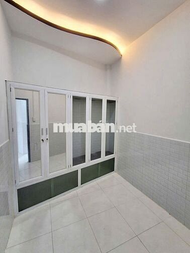 Bán gấp nhà 4x10 hẻm ngắn Nguyễn Ảnh Thủ, ngay ngã 4 giao Phan Văn Hớn