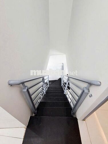 Bán gấp nhà 4x10 hẻm ngắn Nguyễn Ảnh Thủ, ngay ngã 4 giao Phan Văn Hớn