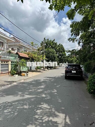 Bán Biệt thự 6x24m 1 lầu + áp mái