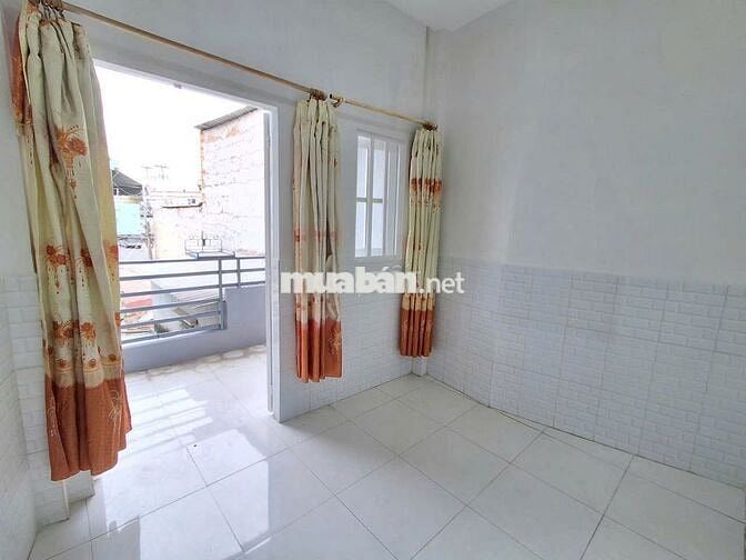 Bán gấp nhà 4x10 hẻm ngắn Nguyễn Ảnh Thủ, ngay ngã 4 giao Phan Văn Hớn