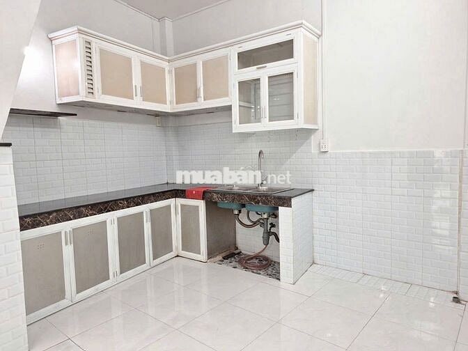Bán gấp nhà 4x10 hẻm ngắn Nguyễn Ảnh Thủ, ngay ngã 4 giao Phan Văn Hớn