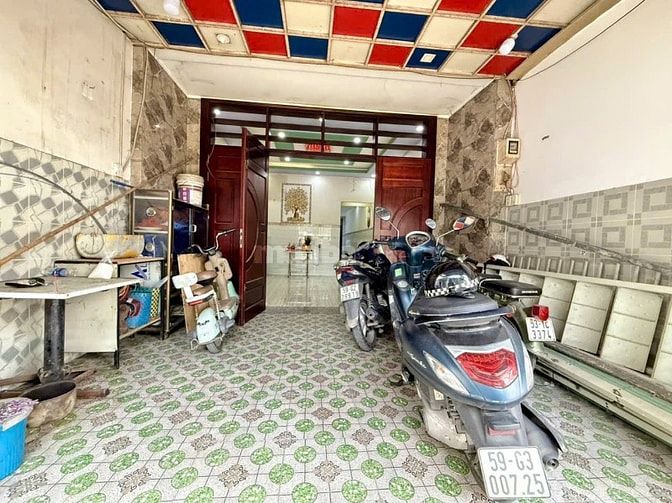 NHÀ TÂN THỚI HIỆP - TRỆT LẦU - HẺM OTO THÔNG -  RẺ HƠN NHÀ VI BẰNG