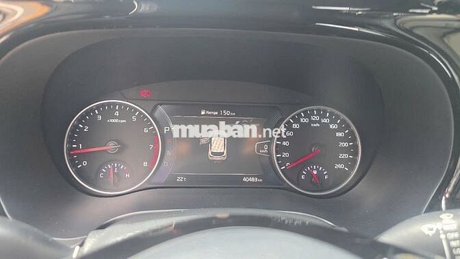 Kia Seltos 2022 Premium 1.4 AT - 40000 km