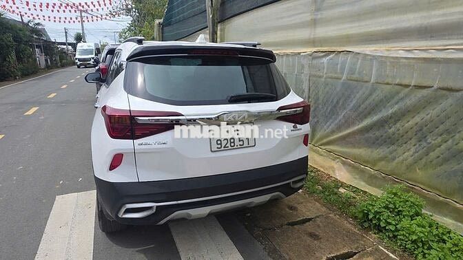 Kia Seltos 2022 Premium 1.4 AT - 40000 km