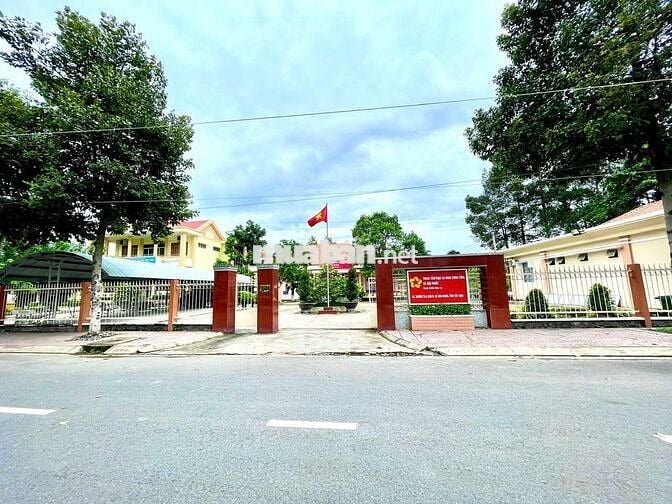 200 TRIỆU ĐỨNG TÊN NGAY SỔ HỒNG RIÊNG