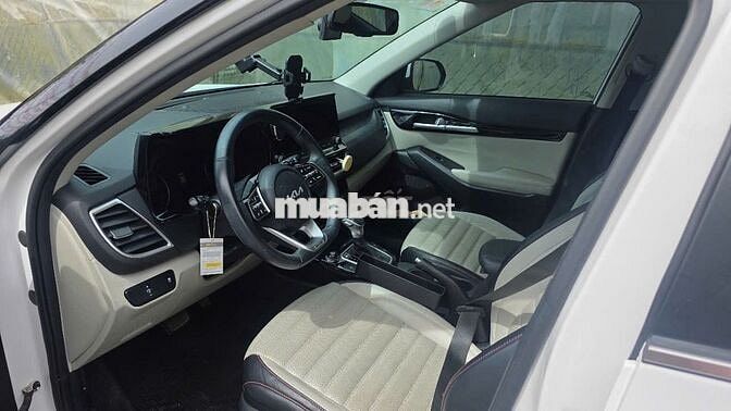 Kia Seltos 2022 Premium 1.4 AT - 40000 km