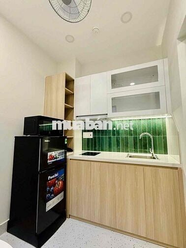 CHDV KẾ BÊN ĐH HUTECH - P25 BÌNH THẠNH - HXH - 4 TẦNG - 4 PHÒNG ĐẸP FU