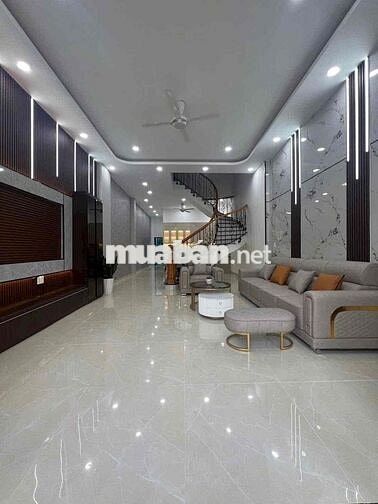 NHÀ PHÚ TÂN BÌNH DƯƠNG CŨ. MẶT TIỀN ĐƯỜNG SỐ 93.TẶNG FULL NỘI THẤT
