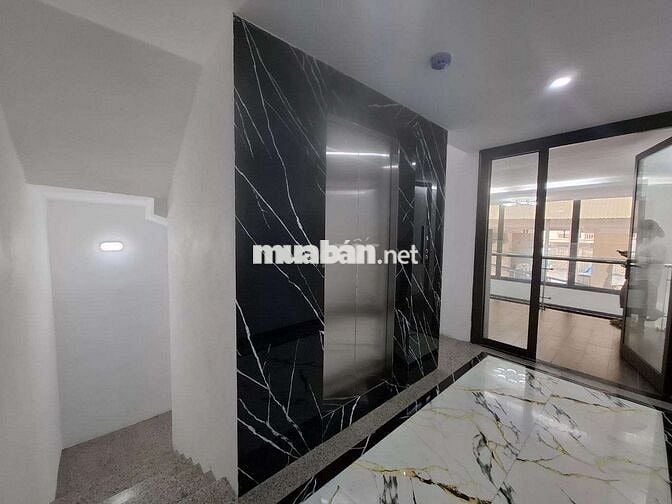 TÒA NHÀ VĂN PHÒNG- 7 TẦNG THANG MÁY - Ô TÔ ĐỖ CỬA- Minh Khai 87M