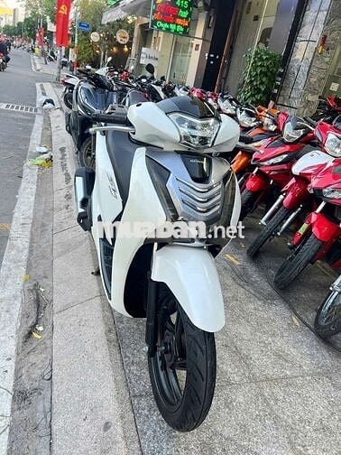 Honda SH 150 2018 mới 90% Bstp chính chủ