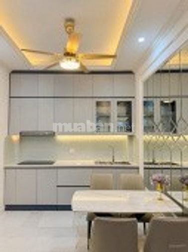 Nhà phân lô vip khu vực Trung Kính - ôtô tránh - tháng máy