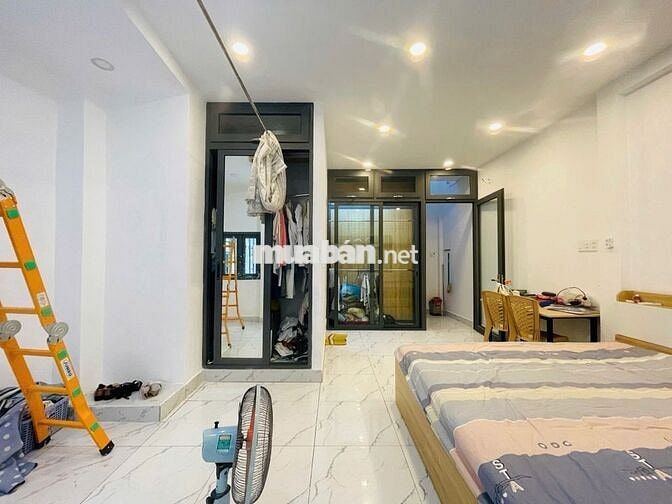 Nhà mới 38.5m² ngang 5.7m, HXH full nội thất – P10, TB – Giá 4.9 tỷ