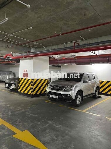 Isuzu Mu X 2017 2.5 4X2 MT - Xe gia đình