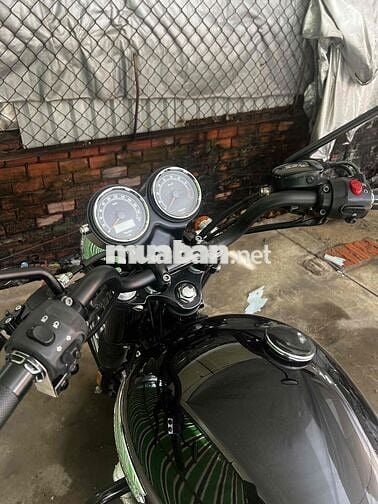 Triumph T100 2012