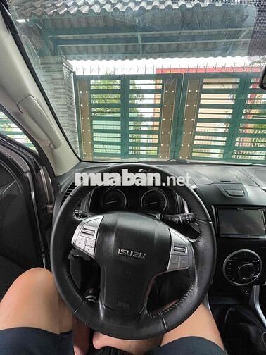 Isuzu Mu X 2017 2.5 4X2 MT - Xe gia đình