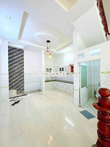 BÁN NHÀ BÌNH TÂN: L.V.QUỚI 60M2x3 TẦNG, HẺM XE HƠI, SHR VUÔNG VỨC