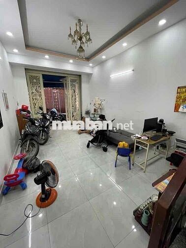 Bán nhà ngay Lũy Bán Bích Vườn Lài Tân Phú 77m2 4 tầng đường 8m 11,5tỷ