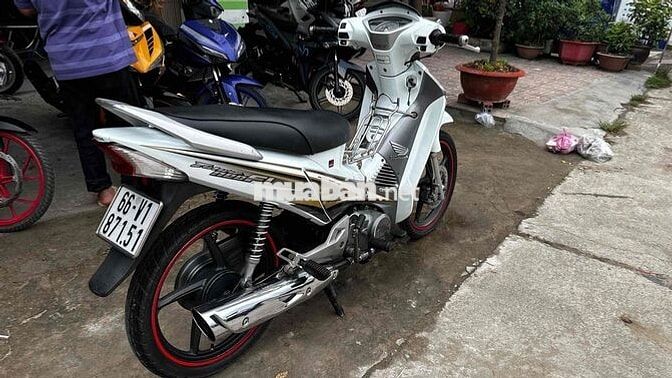 Future fi 2008 áo 2009 trắng 87515 ( hỗ trợ góp )