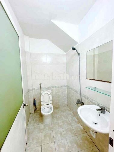 BÁN NHÀ BÌNH TÂN: L.V.QUỚI 60M2x3 TẦNG, HẺM XE HƠI, SHR VUÔNG VỨC