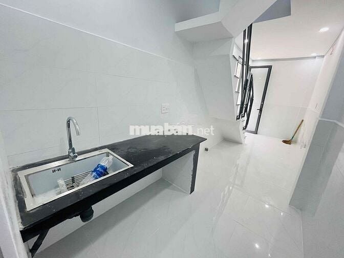 Nhà sổ chung lầu trệt ngay trường học cấp 1,2 phường Đông Hoà TPHCM
