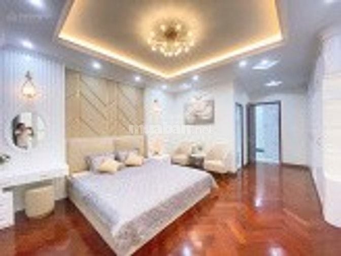 Mặt phố Nguyễn Khang - lô góc 3 thoáng - kinh doanh đỉnh