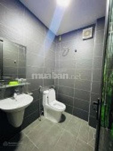 Mặt phố Nguyễn Khang - lô góc 3 thoáng - kinh doanh đỉnh