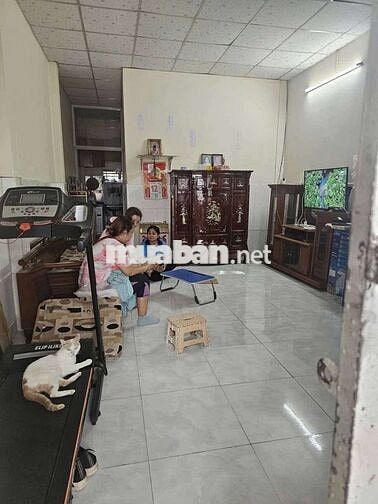 Bán nhà chính chủ .đang chờ sổ
