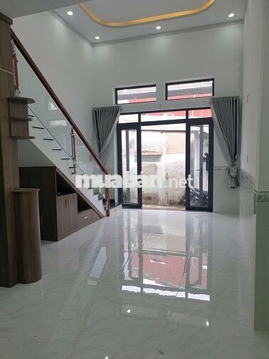 NHÀ XINH 4m x 14m – GẦN NGÃ 5 CHỢ ĐẦU MỐI HÓC MÔN