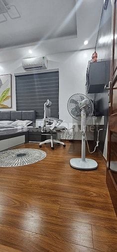 Bán Nhà Tại Phố Tôn Đức Thắng, 9,9 tỷ, 48m2 x 5 Tầng, Nội Thất Cao Cấp