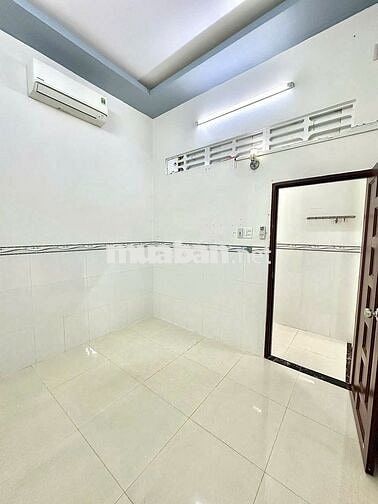 Nhà 10 triệu 4 phòng ngủ gần trường Đại học Y Dược, chợ an khánh