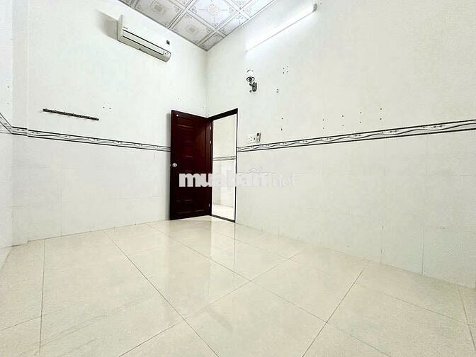 Nhà 10 triệu 4 phòng ngủ gần trường Đại học Y Dược, chợ an khánh