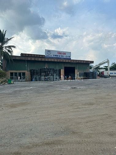 Thuê kho làm chành DT 1.000m2 mặt tiền QL1A, ngay chân cầu Bình Điền