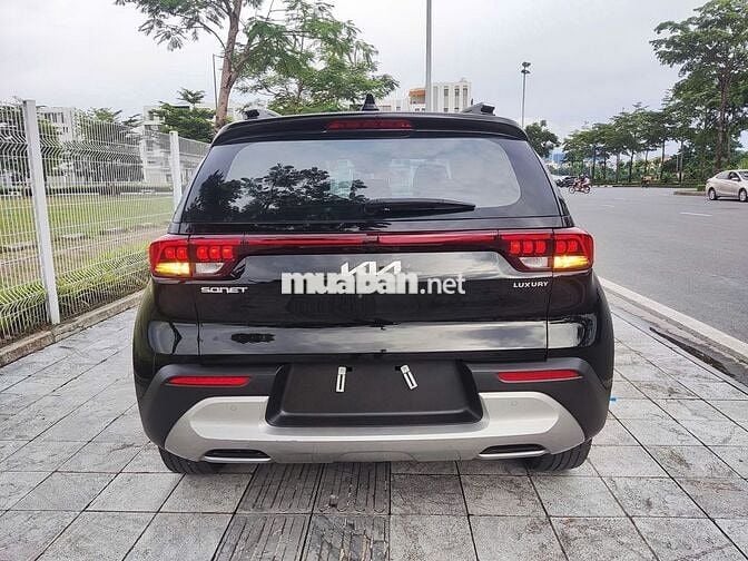 Kia sonet bản luxury sx 2023