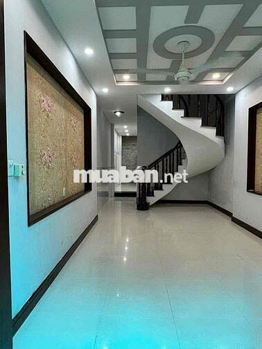 NHÀ SẠCH SẼ 2 LẦU + SÂN THƯỢNG THOÁNG MÁT 4PN 3WC HẺM LÊ HOÀNG PHÁI