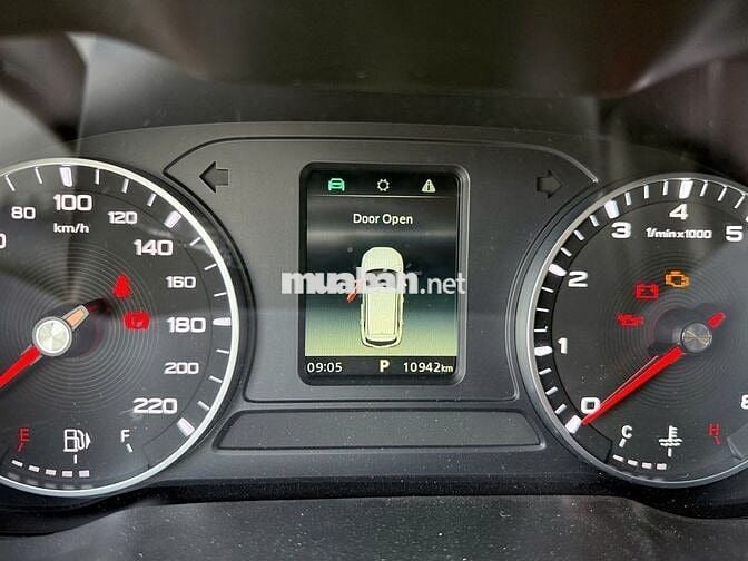 ZS STD TRẮNG chạy 11.000 km,chính hãng thanh lý