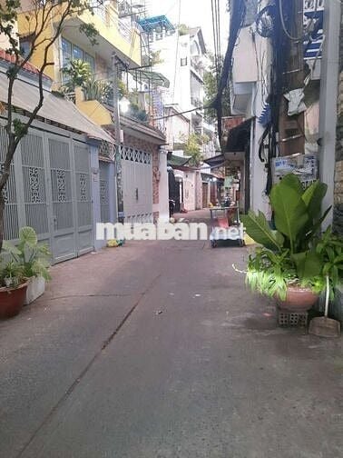 Nhà 3tầng ở ngay. CMT8, P5, Tân Bình, 4.2 x 8.5m, hẻm 3m, Chỉ 4.5Tỷ TL