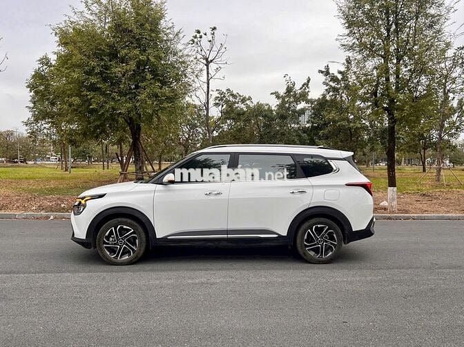 Kia carens sx 2024 bản luxury màu trắng