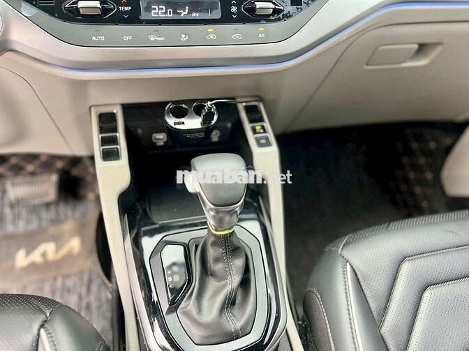 Kia carens sx 2024 bản luxury màu trắng