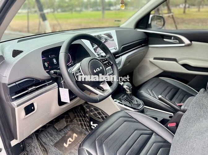 Kia carens sx 2024 bản luxury màu trắng