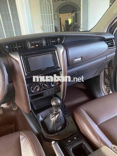 Toyota Fortuner 2017 2.4G 4x2 MT - 135000 km