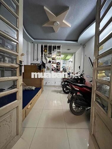 Nhà Sạch DT 110m2 1Trệt 1Lầu 2Pn 2Wc Sân Xe Máy Gần Cầu Bến Phân