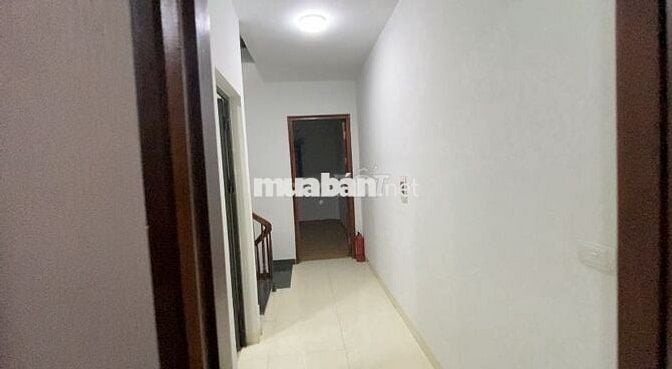 Cho thuê nhà riêng 4 tầng 4 ngủ, gần chợ,Bviện, trường