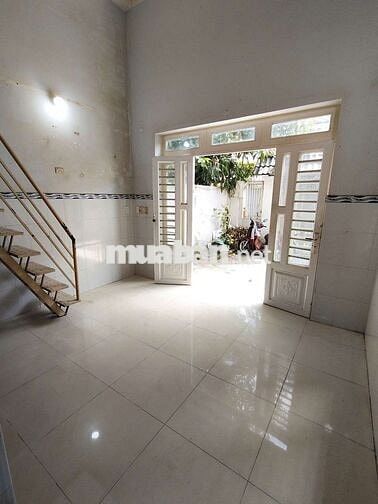 NHÀ 1 TRỆT 1 LẦU HƠN 100M2 4PN 2WC SÂN ĐẬU OTO NGAY HOÀNG DIỆU 2