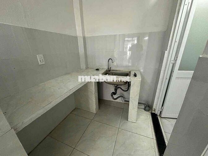 Nhà TỈNH LỘ 10 [5x20, lững, 1pn, 1toilet] 8,5tr/tháng