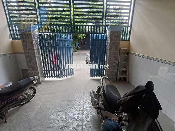 NHÀ 2 LẦU 4PN 5WC NGAY CÔNG VIÊN LINH TRUNG, GẦN NGÃ TƯ THỦ ĐỨC