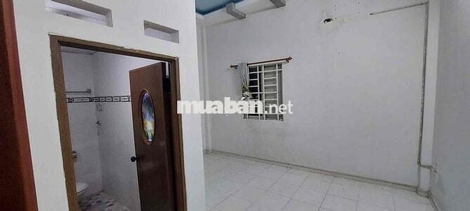 Nhà Sạch DT 110m2 1Trệt 1Lầu 2Pn 2Wc Sân Xe Máy Gần Cầu Bến Phân